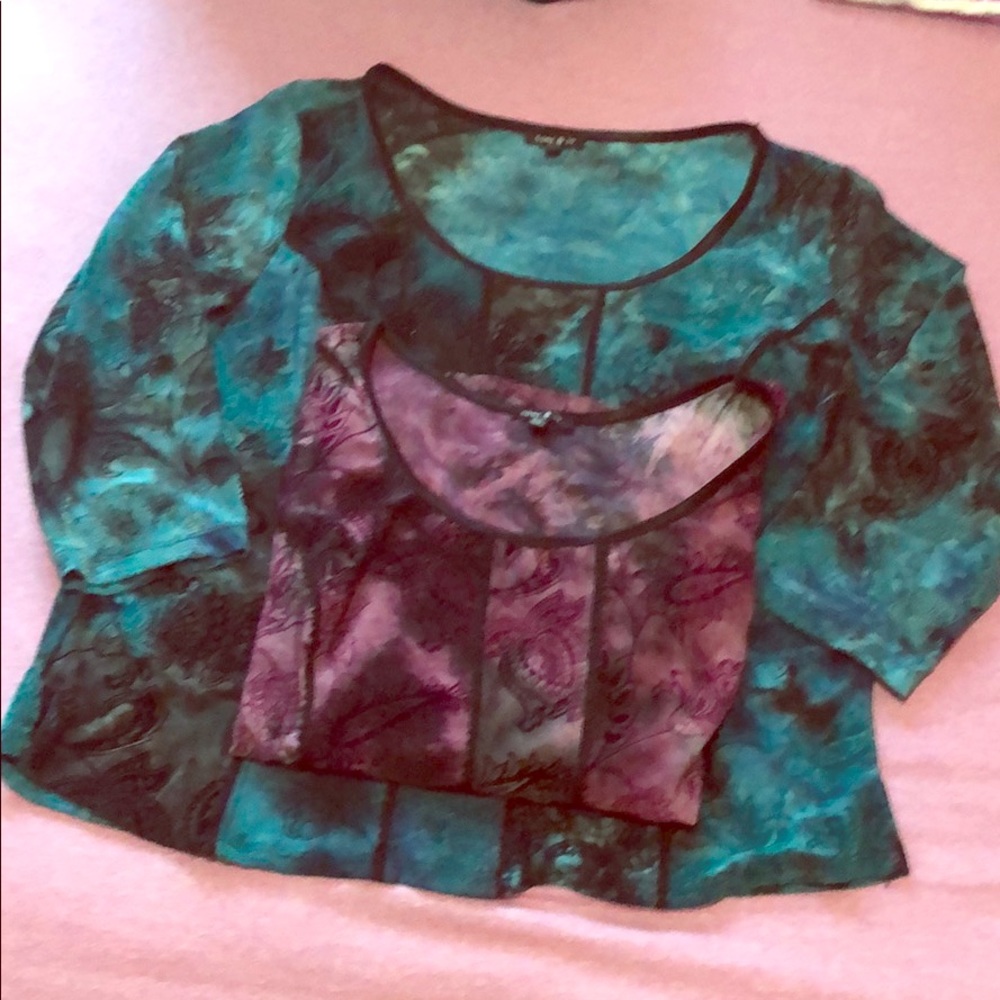 BOGO 🔴Set of 2 Round Neck Blouses.